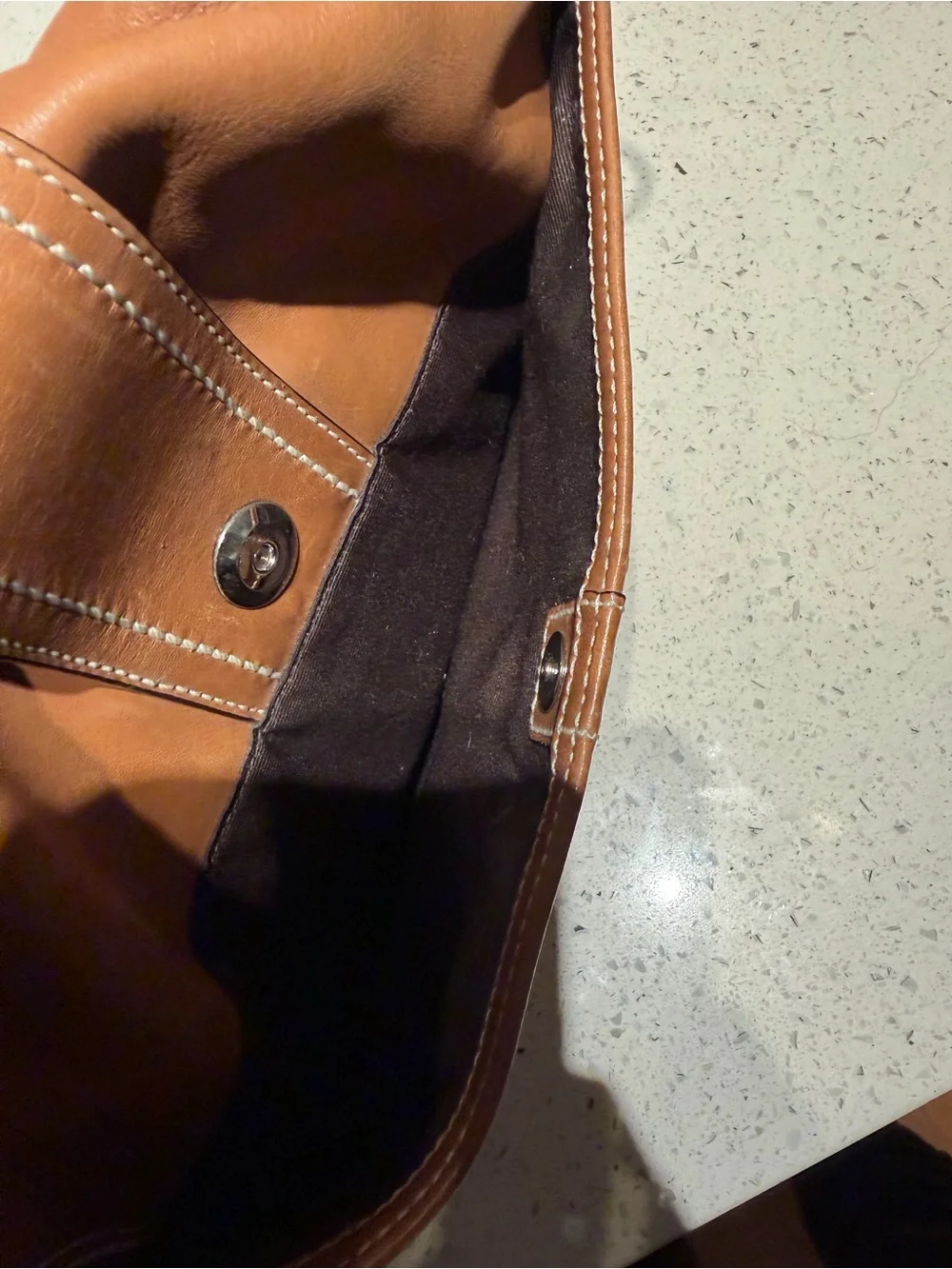 Coach vintage soho Tan medium Shoulder Bag with Buckle Accent